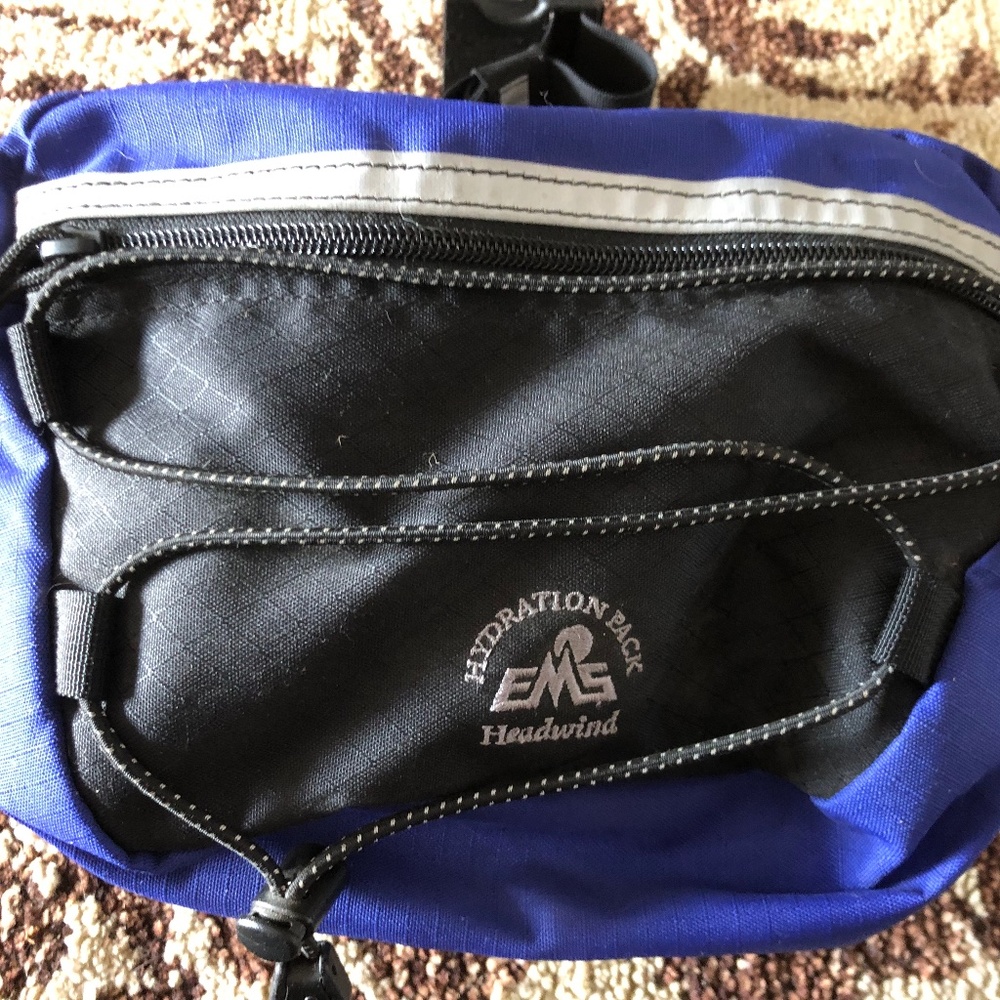 EMS headwind hydration dual water pack